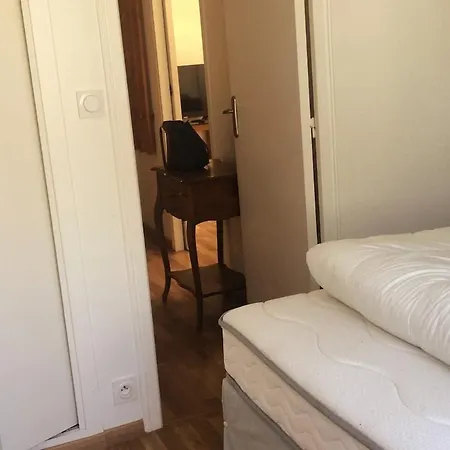 With Casino And Beach, Center Apartamento